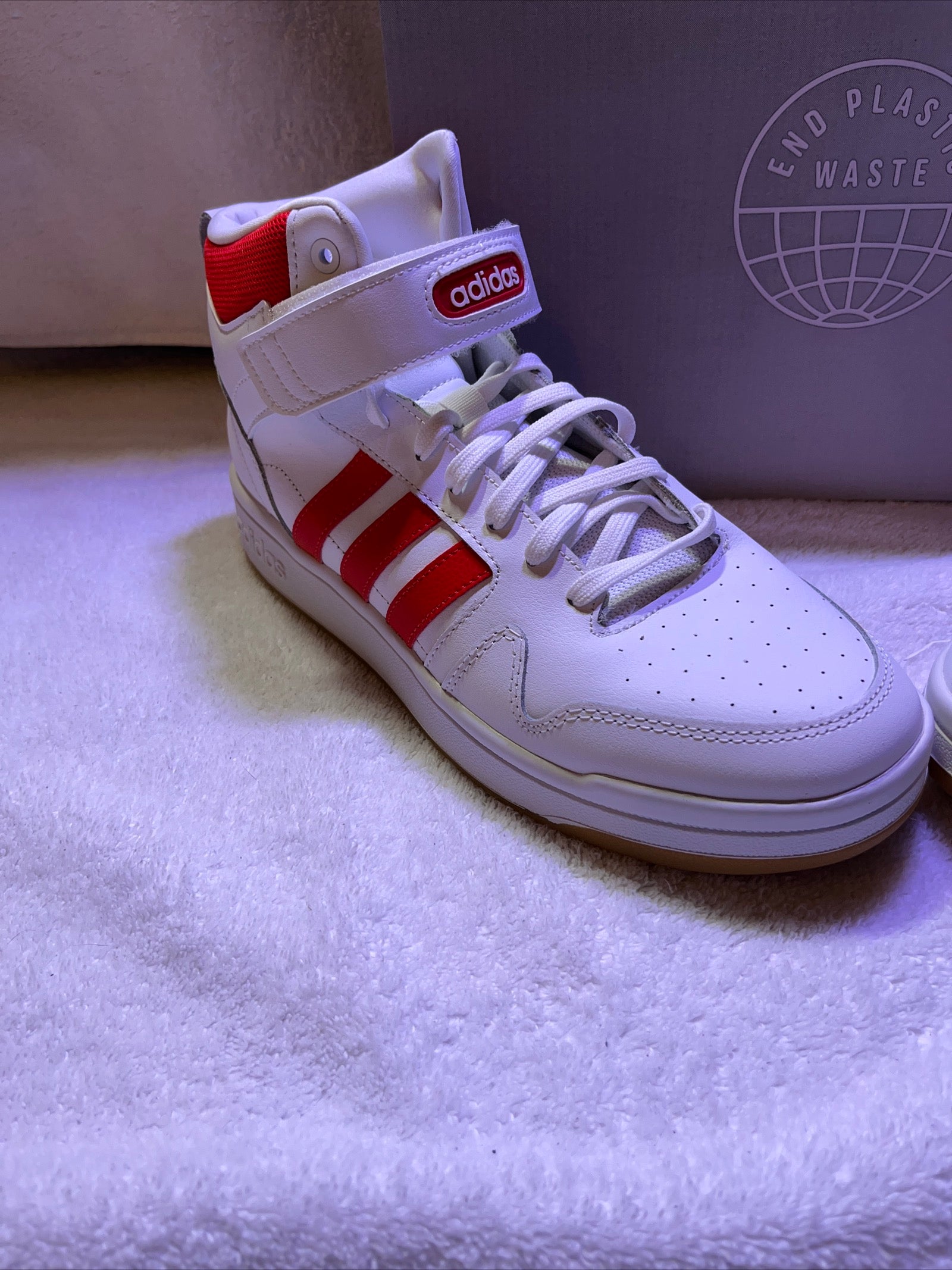 10.5M Adidas Postmove Mid White/Vivid Red (GZ6672)