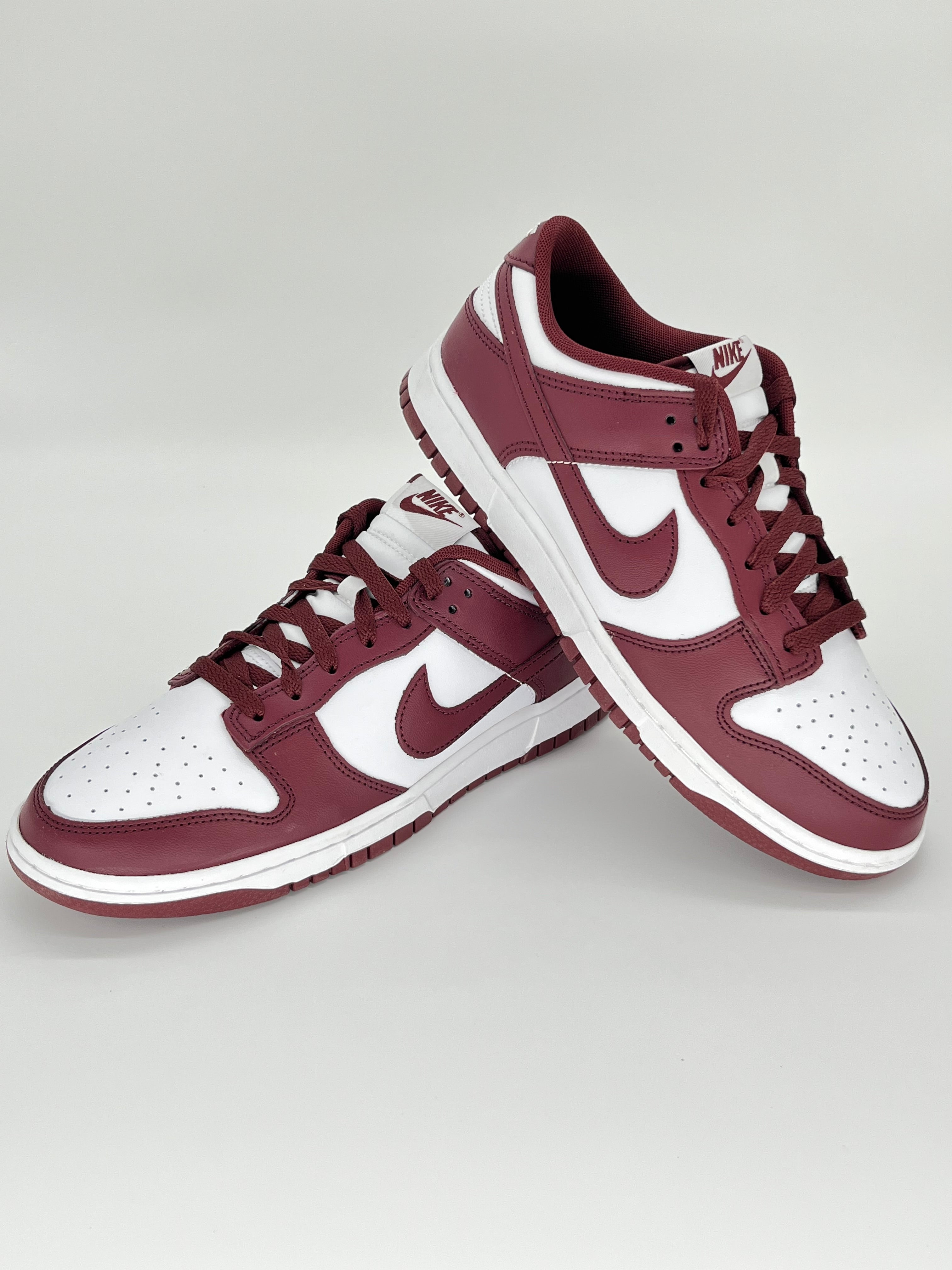 9M Nike Dunk Low Redwood White/Redwood/Gym Red (DV0833-115) - No Box