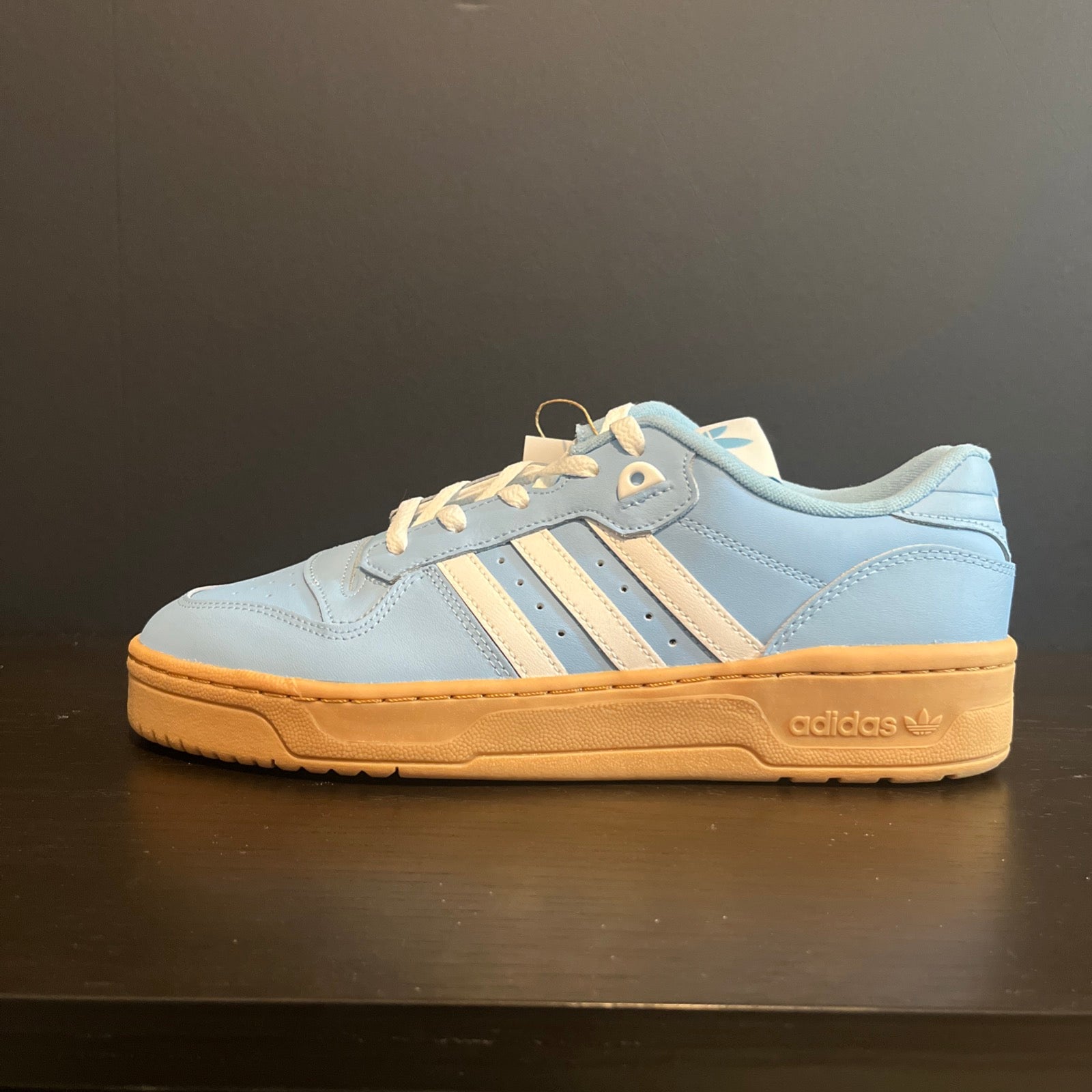 10.5M Adidas Rivalry Low "Light Blue Pantone/Footwear White/Gum" (JH7149)