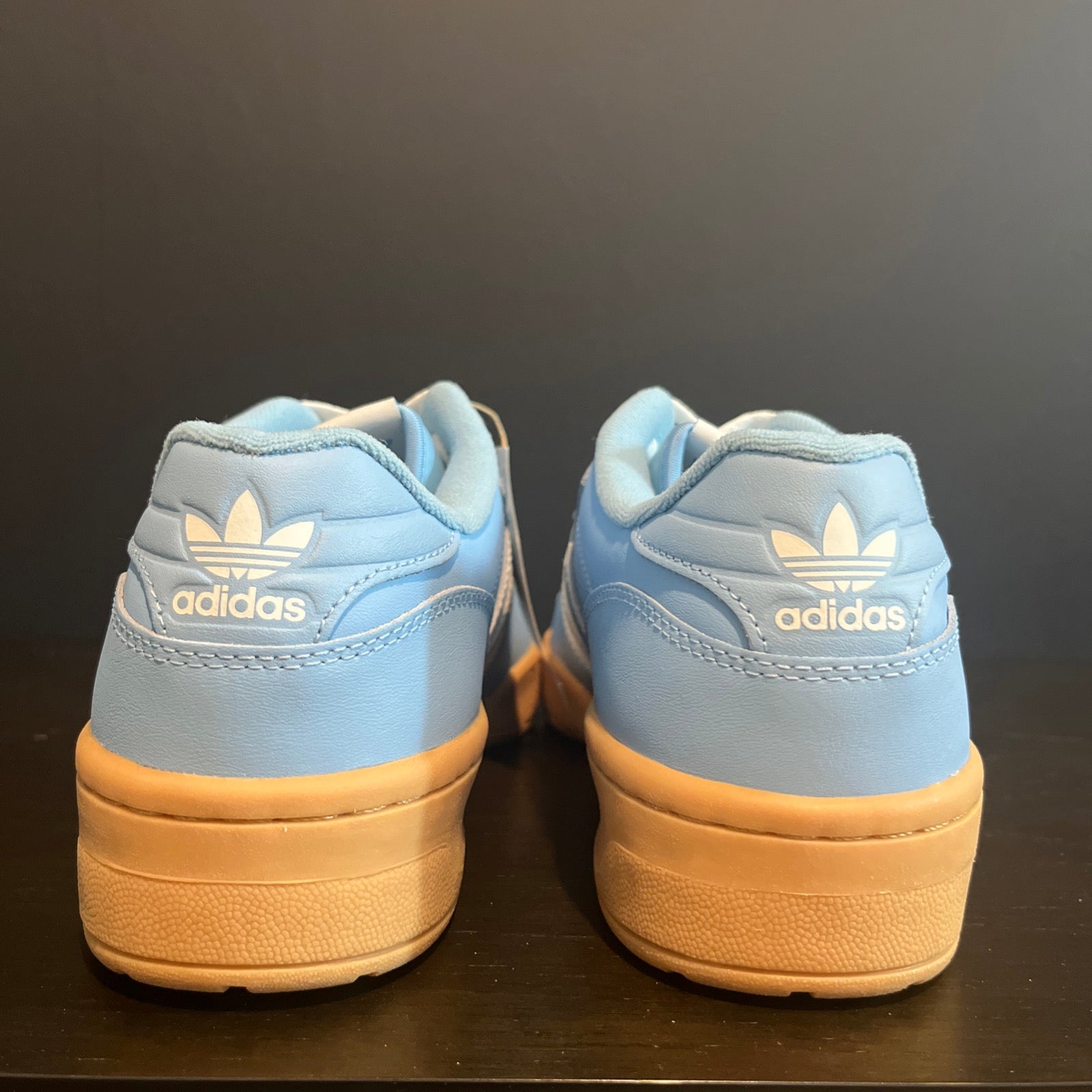 10.5M Adidas Rivalry Low "Light Blue Pantone/Footwear White/Gum" (JH7149)