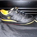 10.5M Adidas Forum Low "Black/Solar Yellow/Red" (FZ5891)