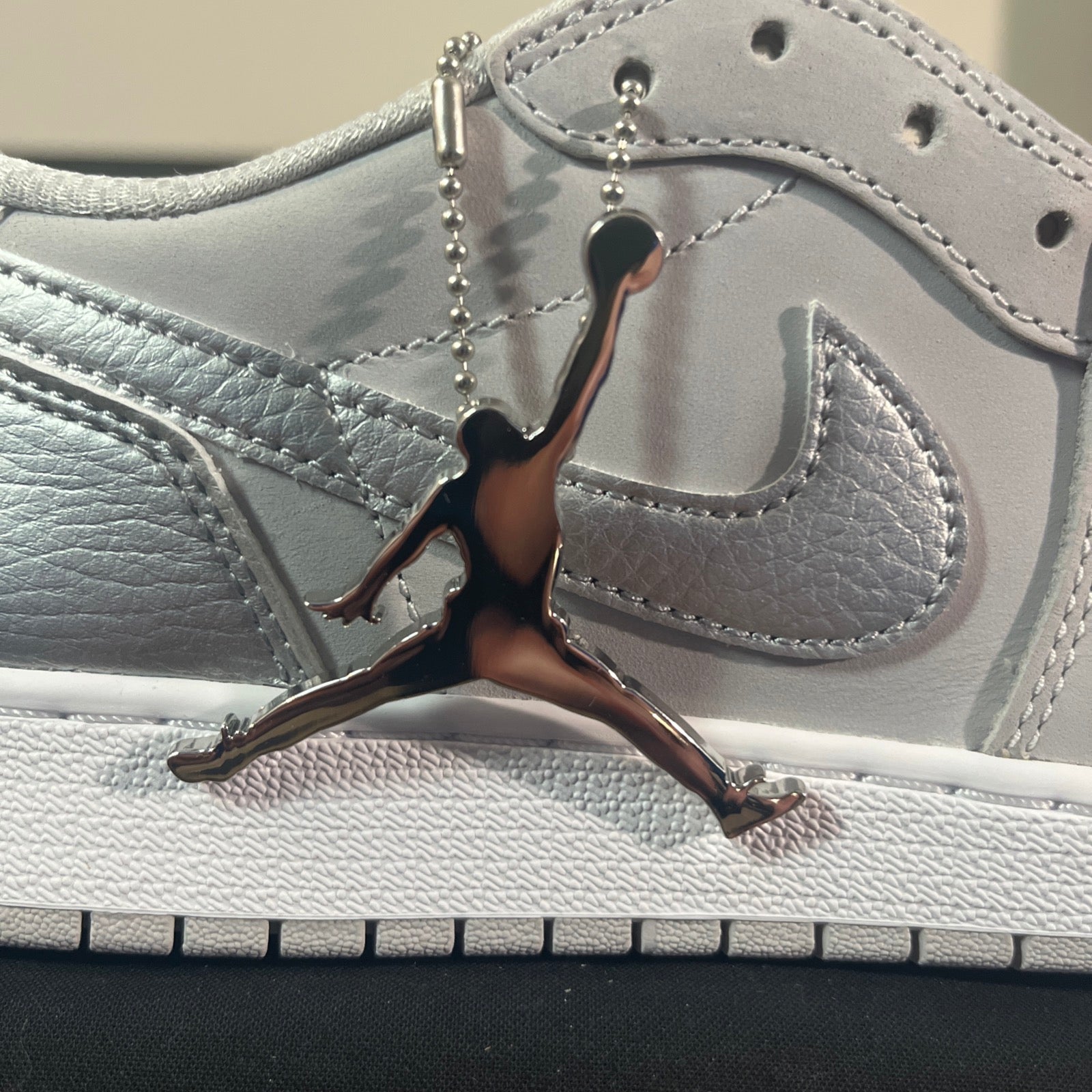 7Y Nike Air Jordan 1 Retro Low OG (GS) "Neutral Grey/Metallic Silver" (CZ0858-002)