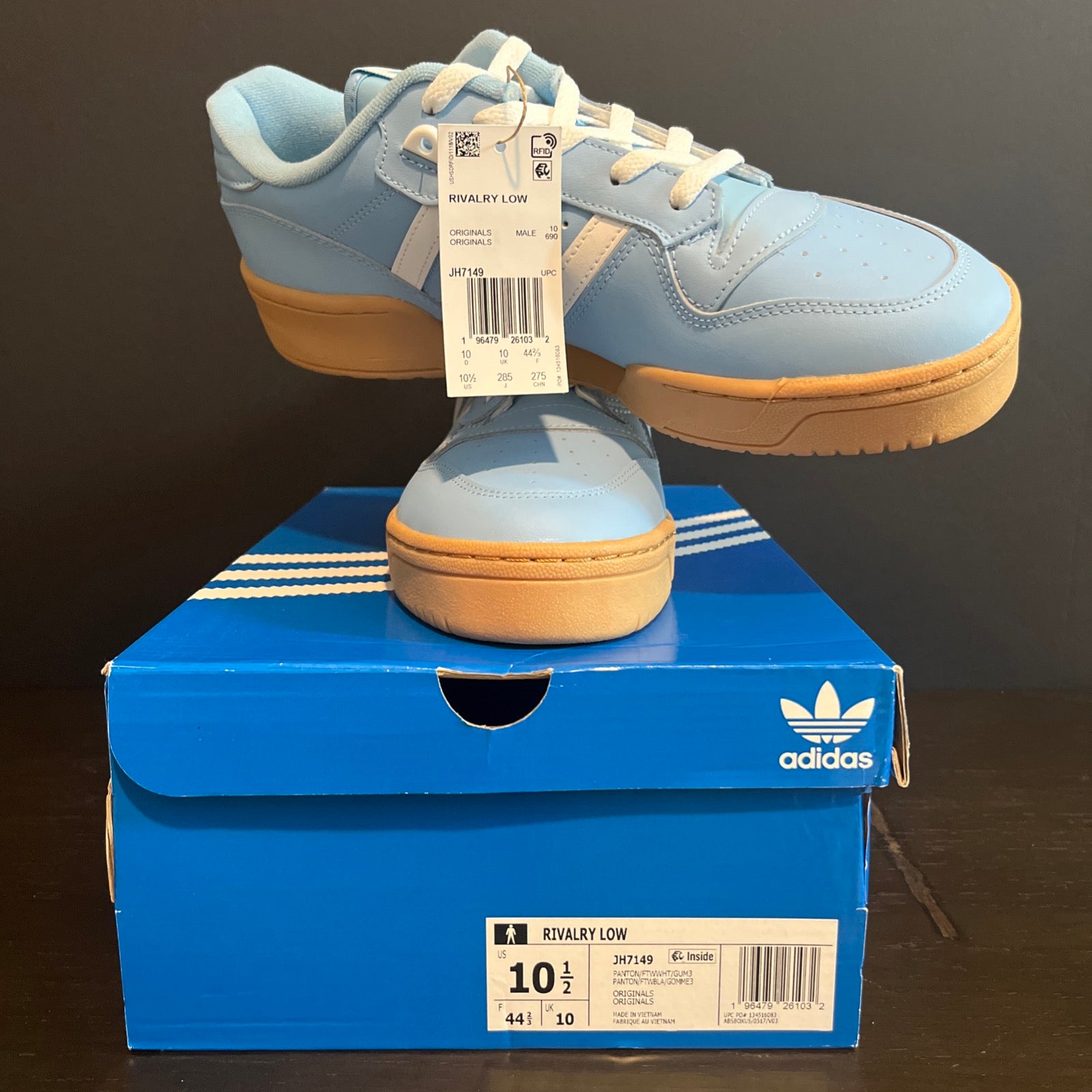 10.5M Adidas Rivalry Low "Light Blue Pantone/Footwear White/Gum" (JH7149)