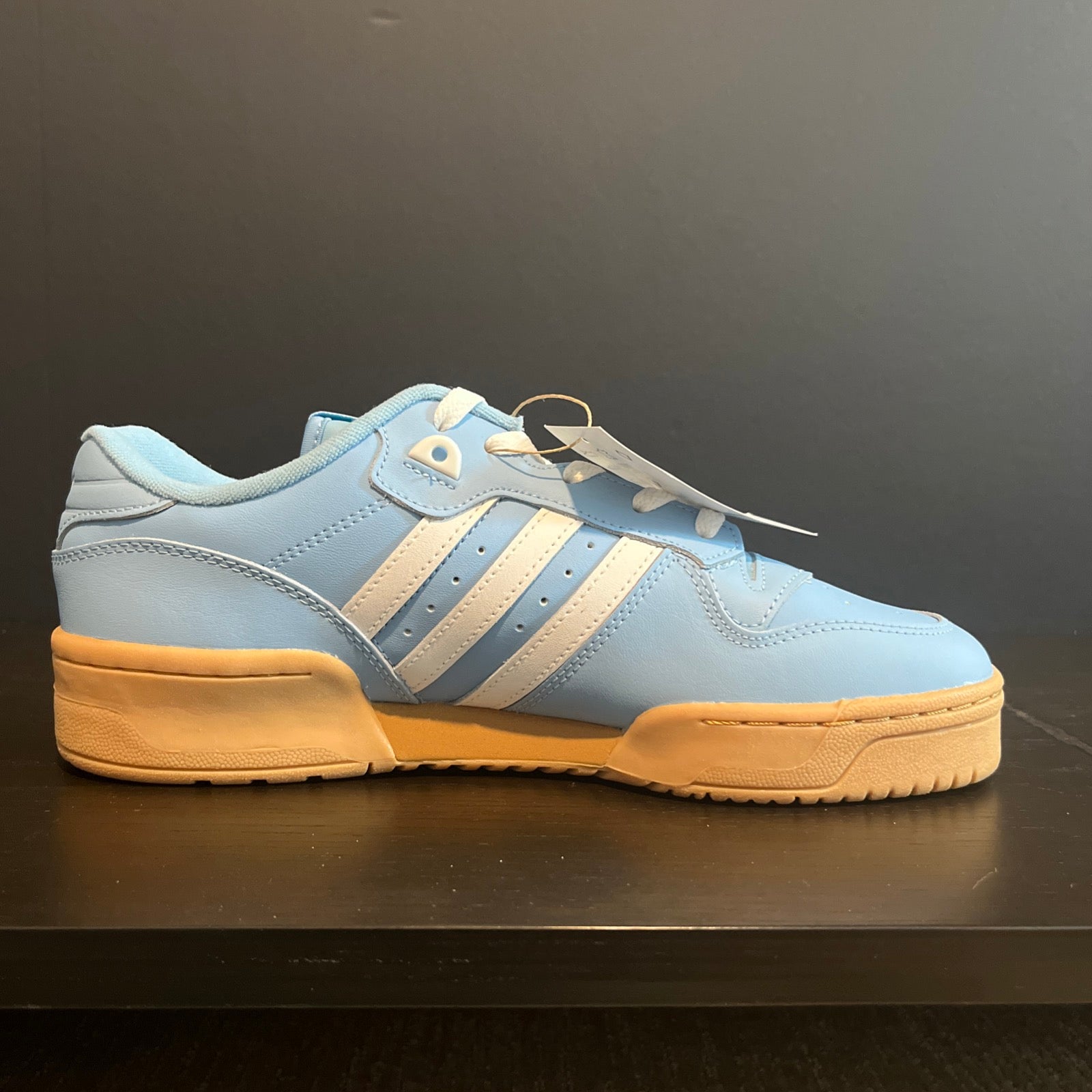 10.5M Adidas Rivalry Low "Light Blue Pantone/Footwear White/Gum" (JH7149)