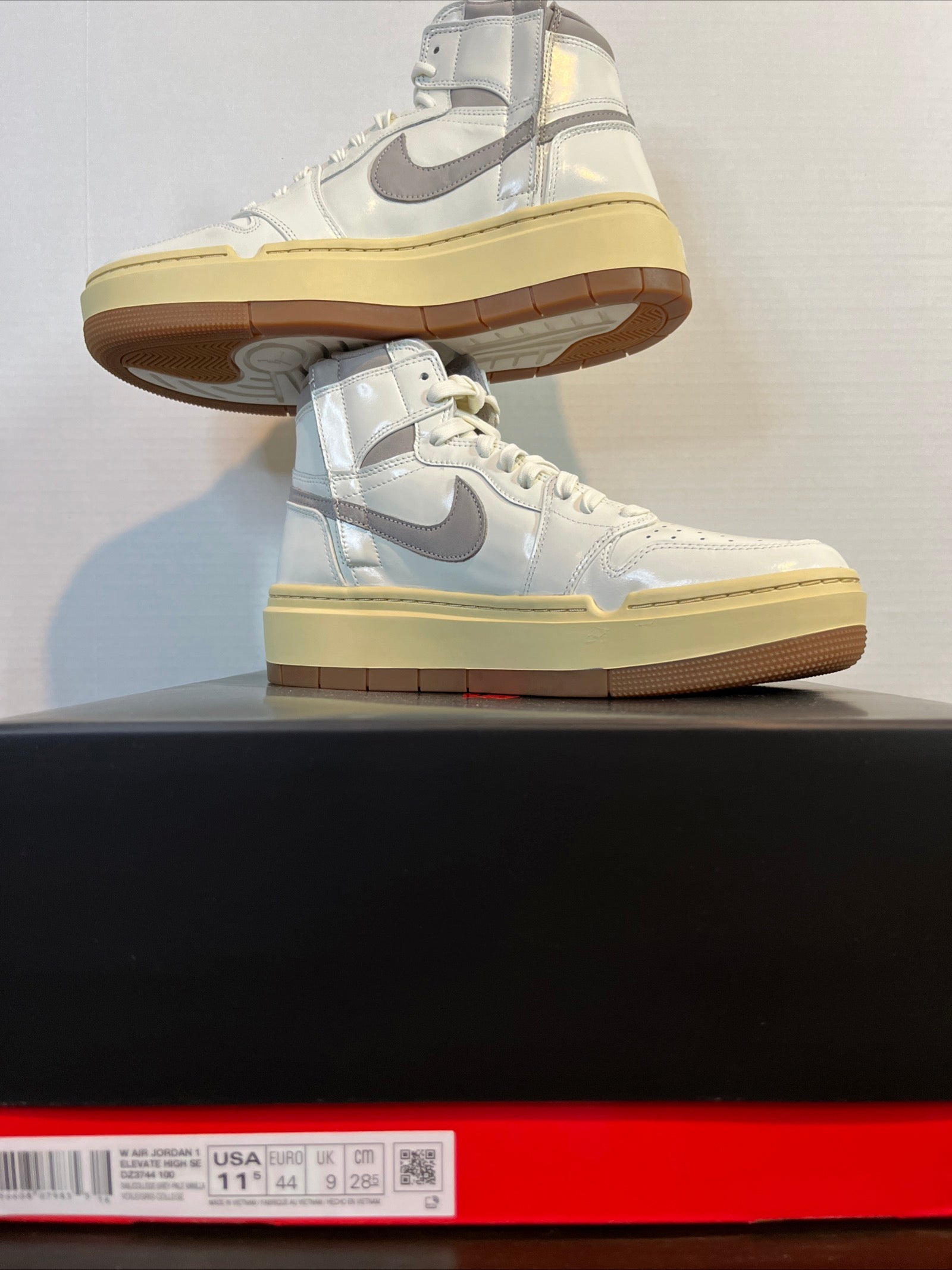 11.5W Nike Air Jordan 1 Elevate High SE "Sail/College Grey/Pale Vanilla" (DZ3744-100)