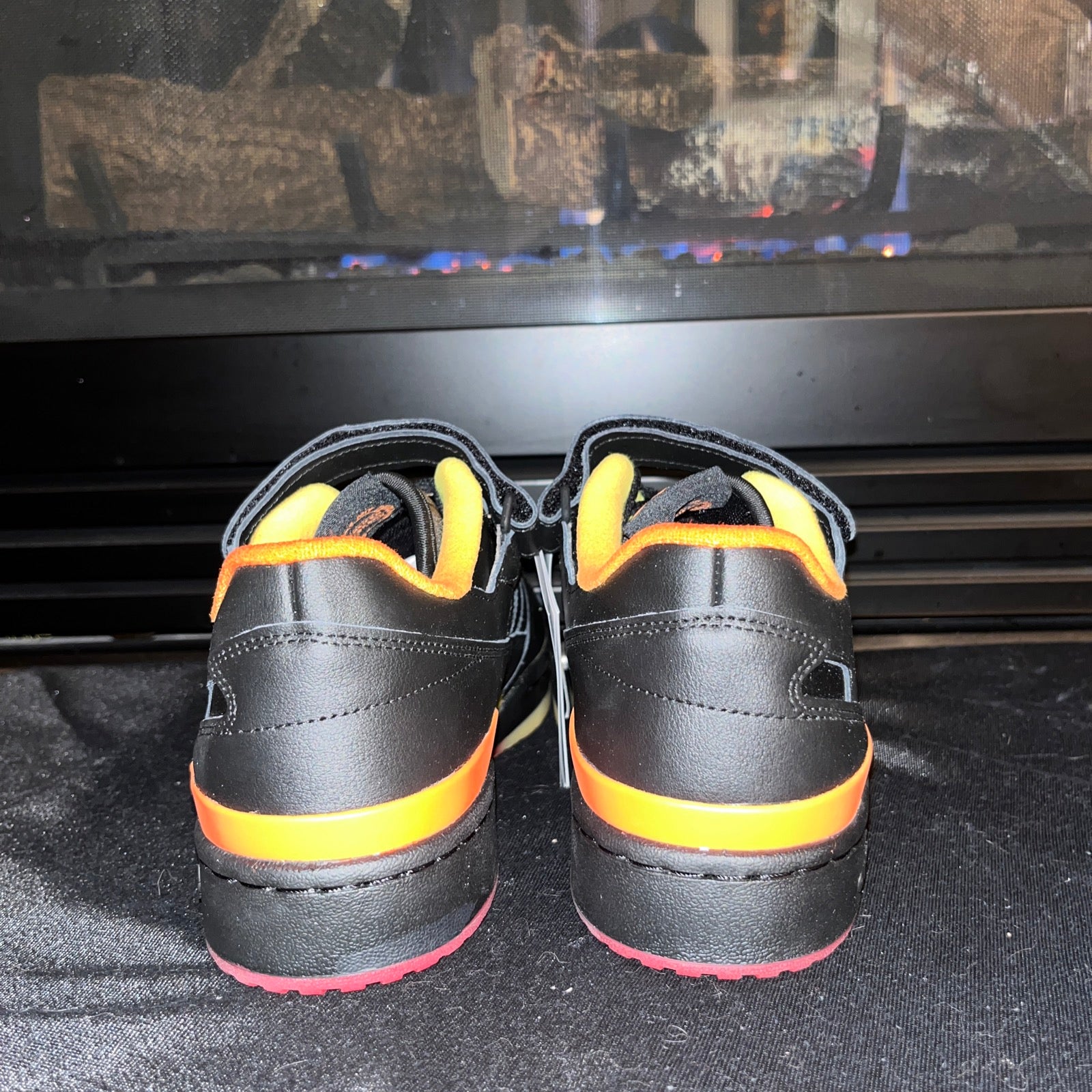 10.5M Adidas Forum Low "Black/Solar Yellow/Red" (FZ5891)