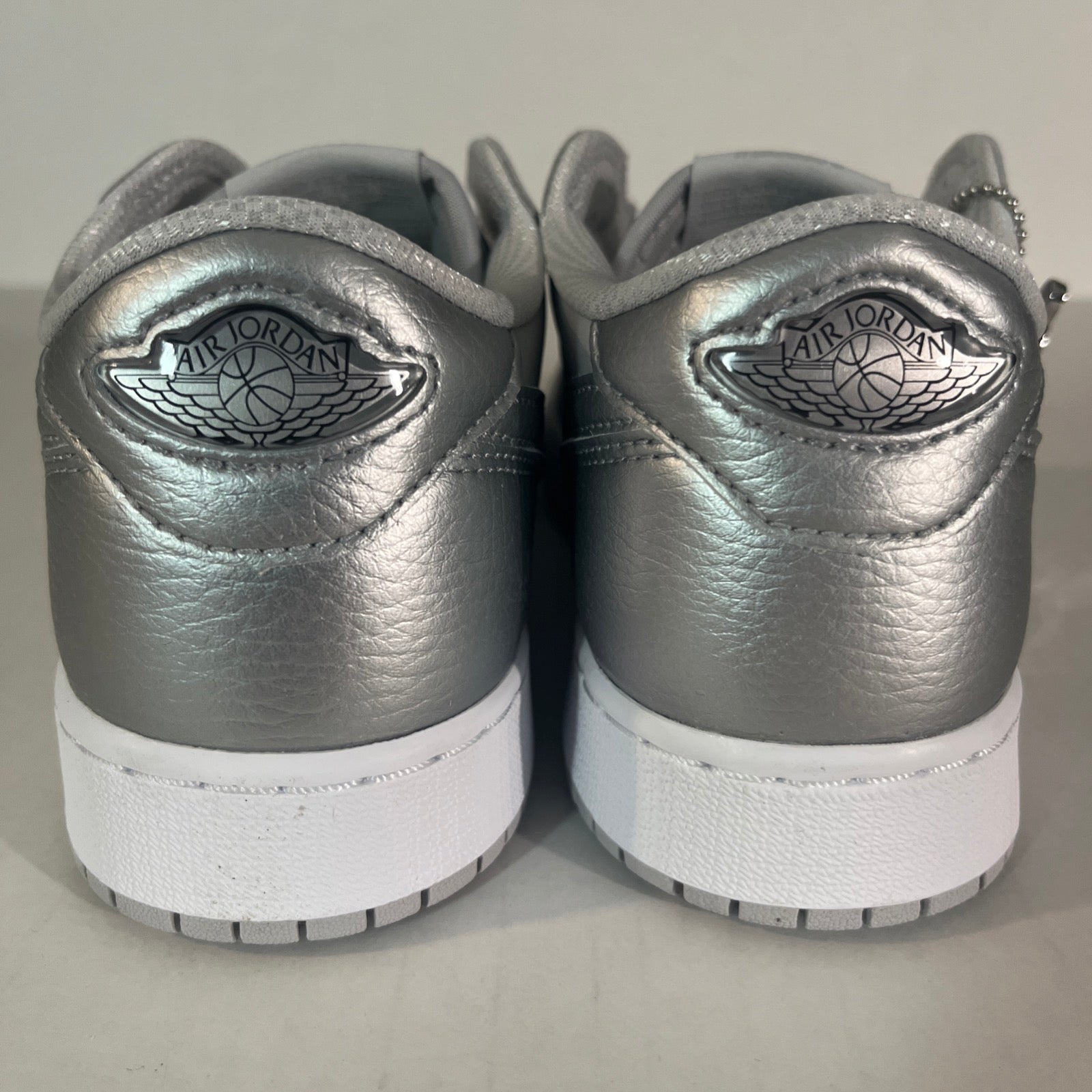 7Y Nike Air Jordan 1 Retro Low OG (GS) "Neutral Grey/Metallic Silver" (CZ0858-002)