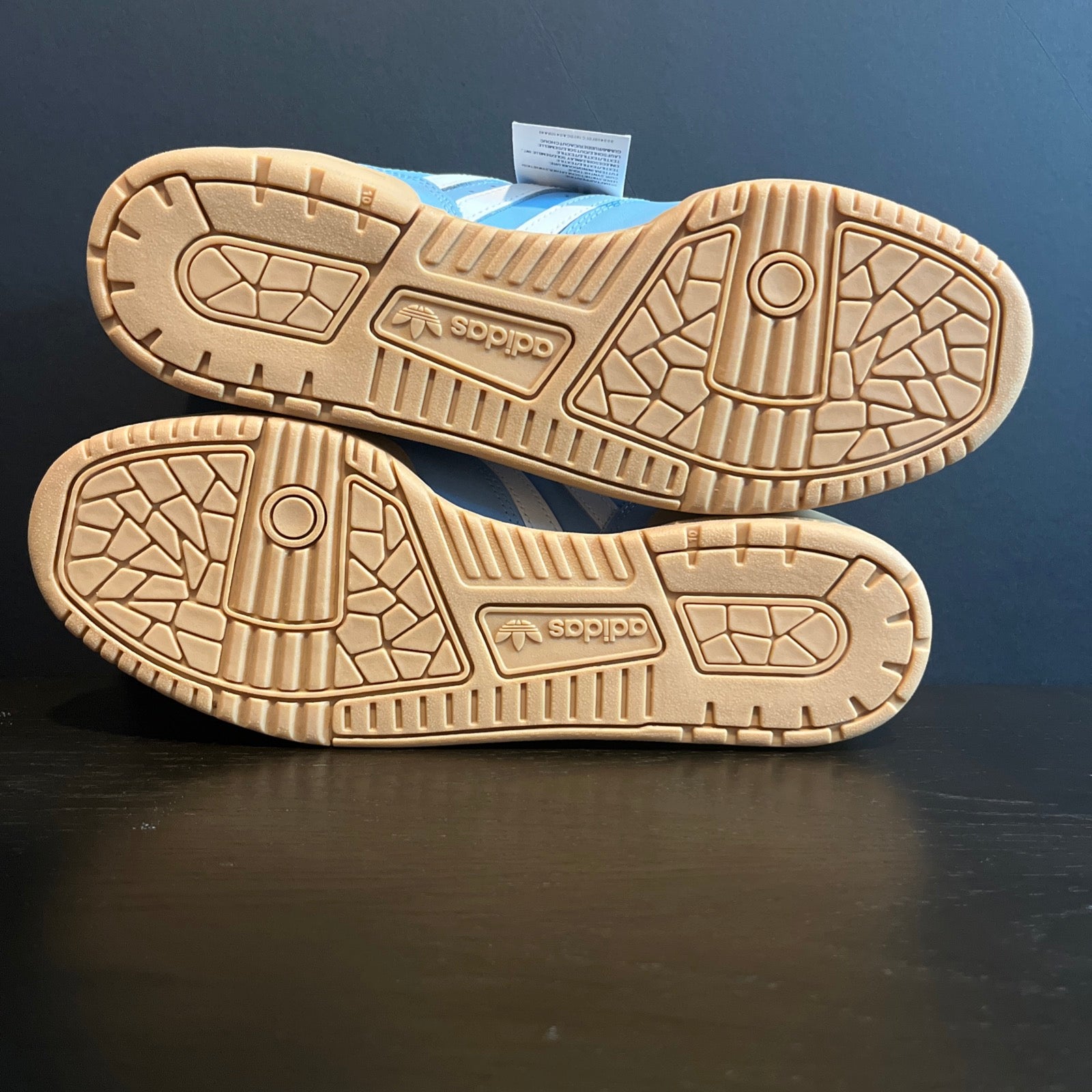 10.5M Adidas Rivalry Low "Light Blue Pantone/Footwear White/Gum" (JH7149)