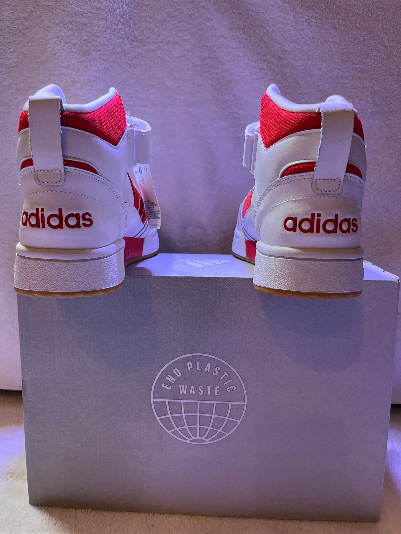 10.5M Adidas Postmove Mid White/Vivid Red (GZ6672)