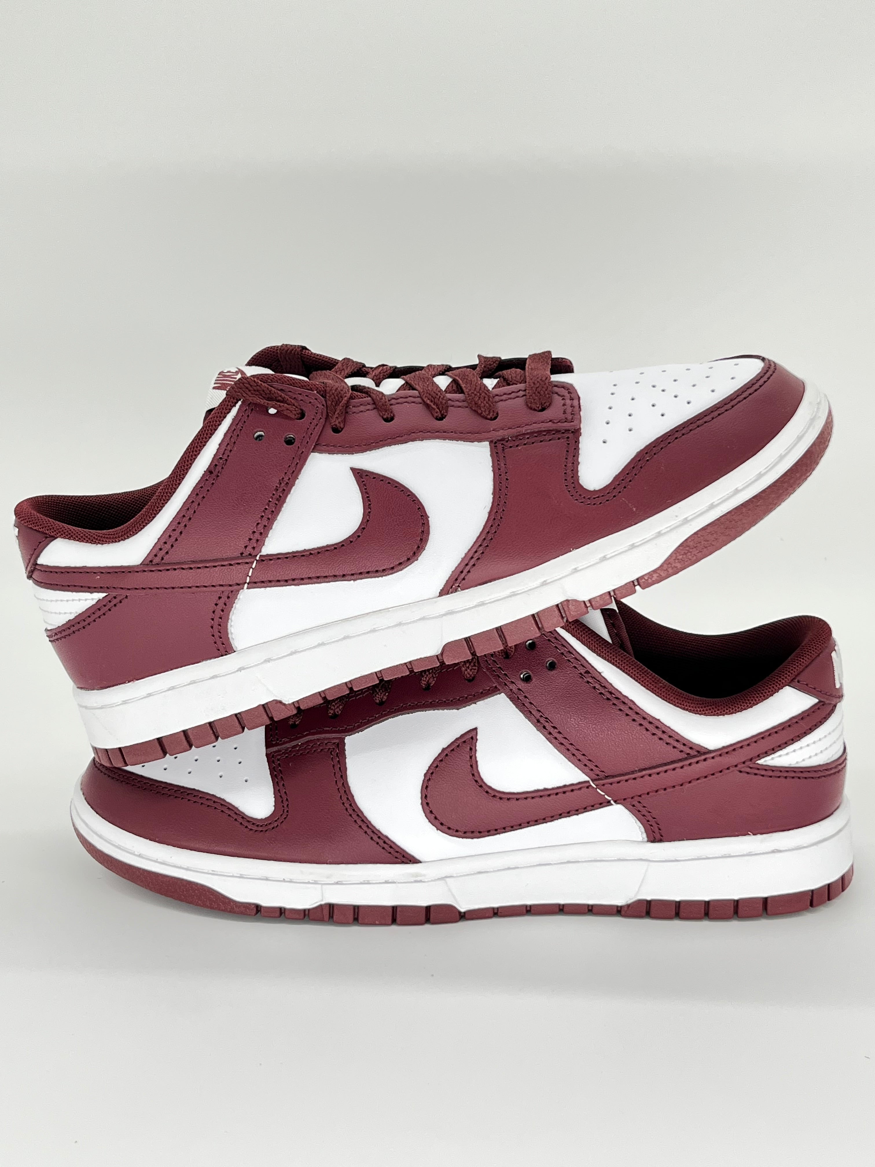 9M Nike Dunk Low Redwood White/Redwood/Gym Red (DV0833-115) - No Box