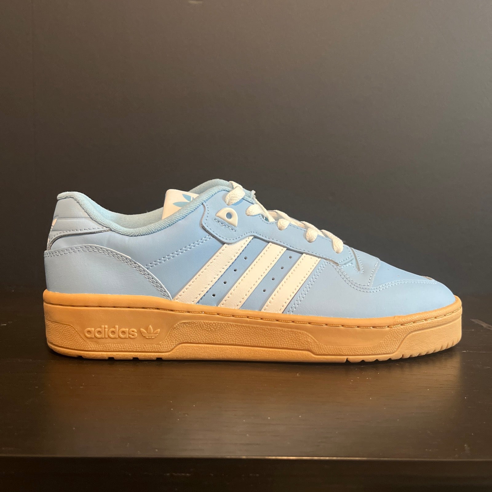 10.5M Adidas Rivalry Low "Light Blue Pantone/Footwear White/Gum" (JH7149)