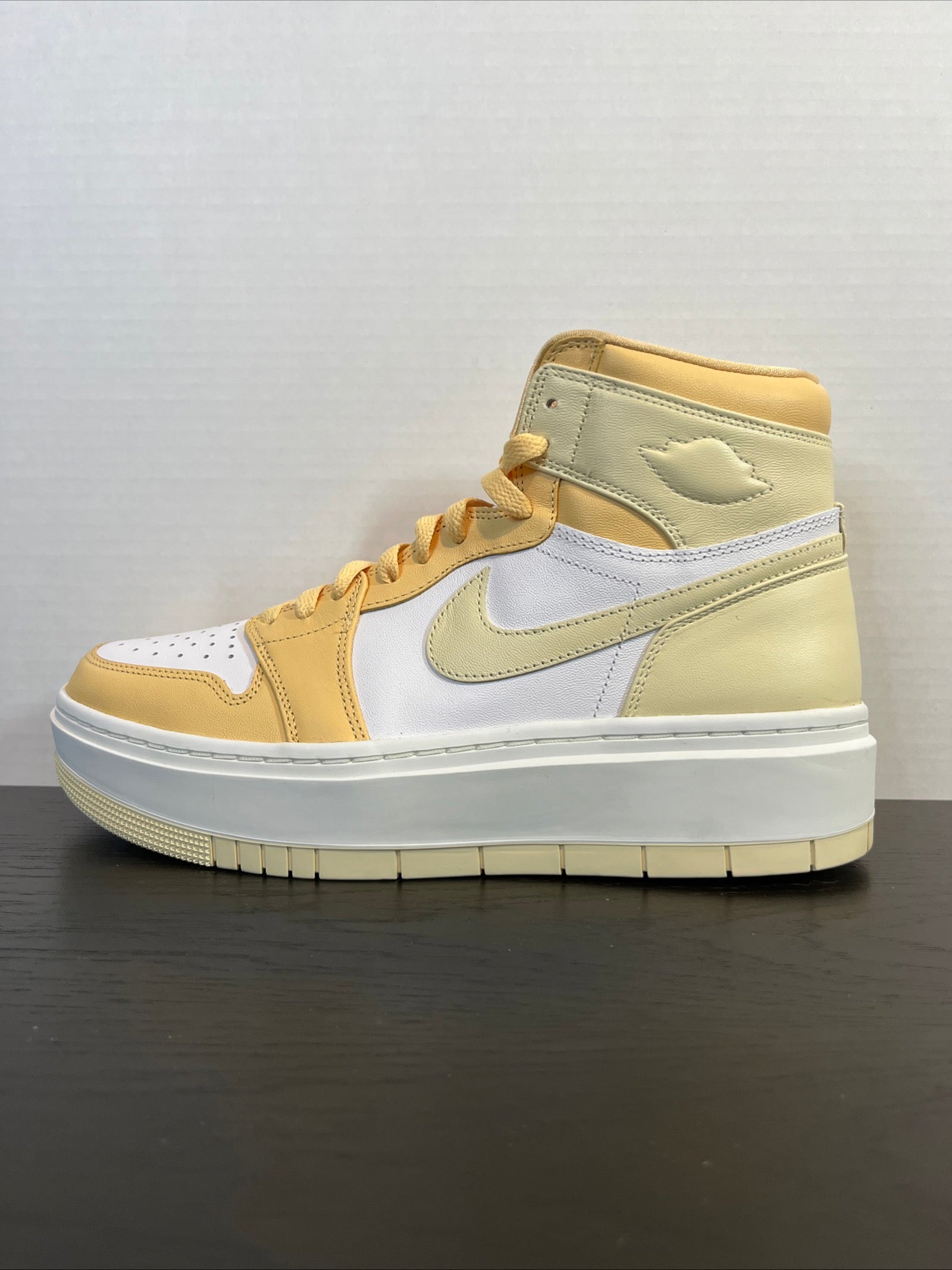 11.5W Nike Air Jordan 1 Elevate High "Celestial Gold/Muslin-White" (DN3253-200)