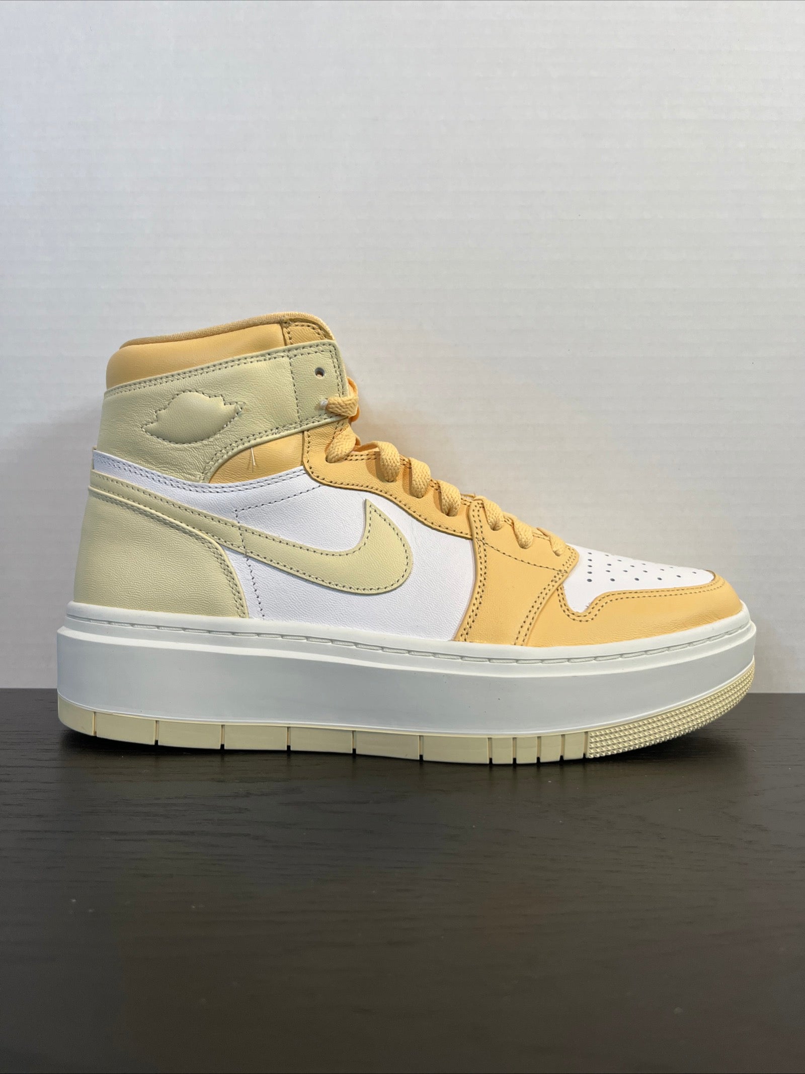 11.5W Nike Air Jordan 1 Elevate High "Celestial Gold/Muslin-White" (DN3253-200)
