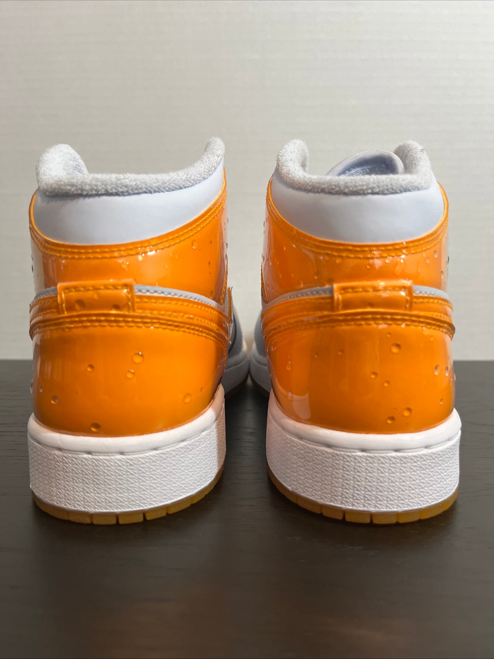 6Y Nike Air Jordan 1 Mid SE (GS) "Gatorade - Football Grey/Orange Peel" (FN9053-018)