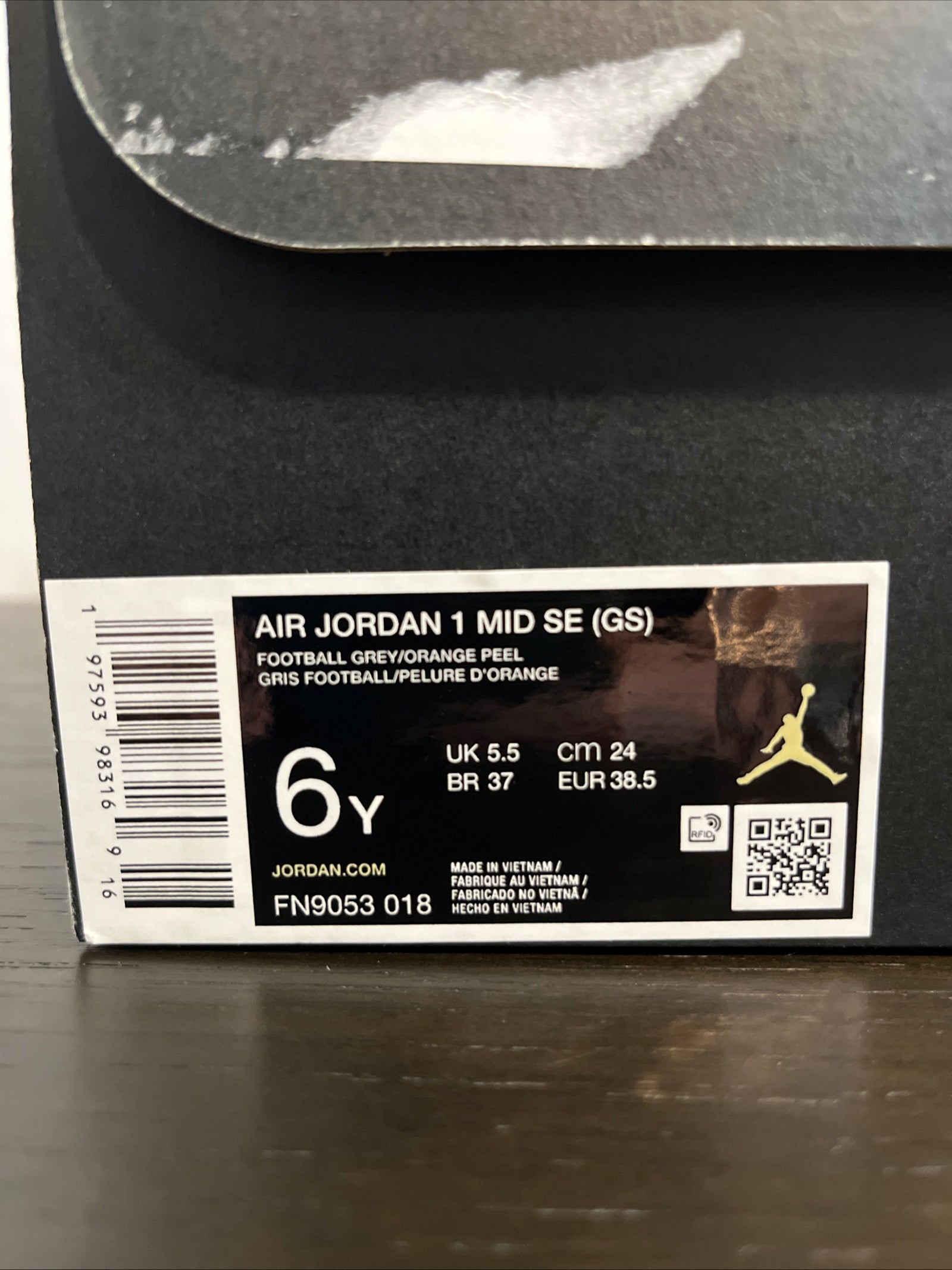 6Y Nike Air Jordan 1 Mid SE (GS) "Gatorade - Football Grey/Orange Peel" (FN9053-018)