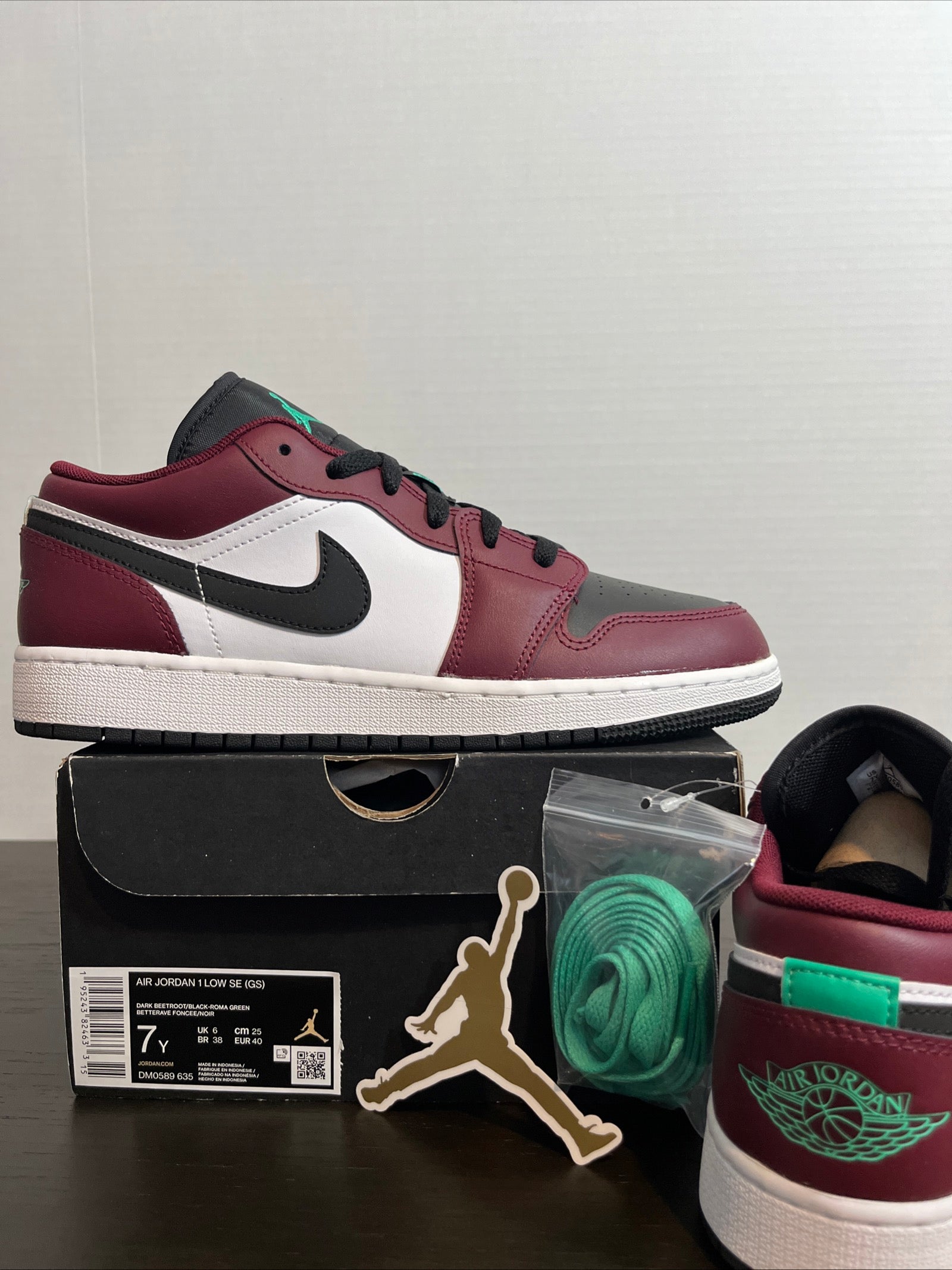 7Y Nike Air Jordan 1 Low SE (GS) "Dark Beetroot/Roma Green" (DM0589-635)