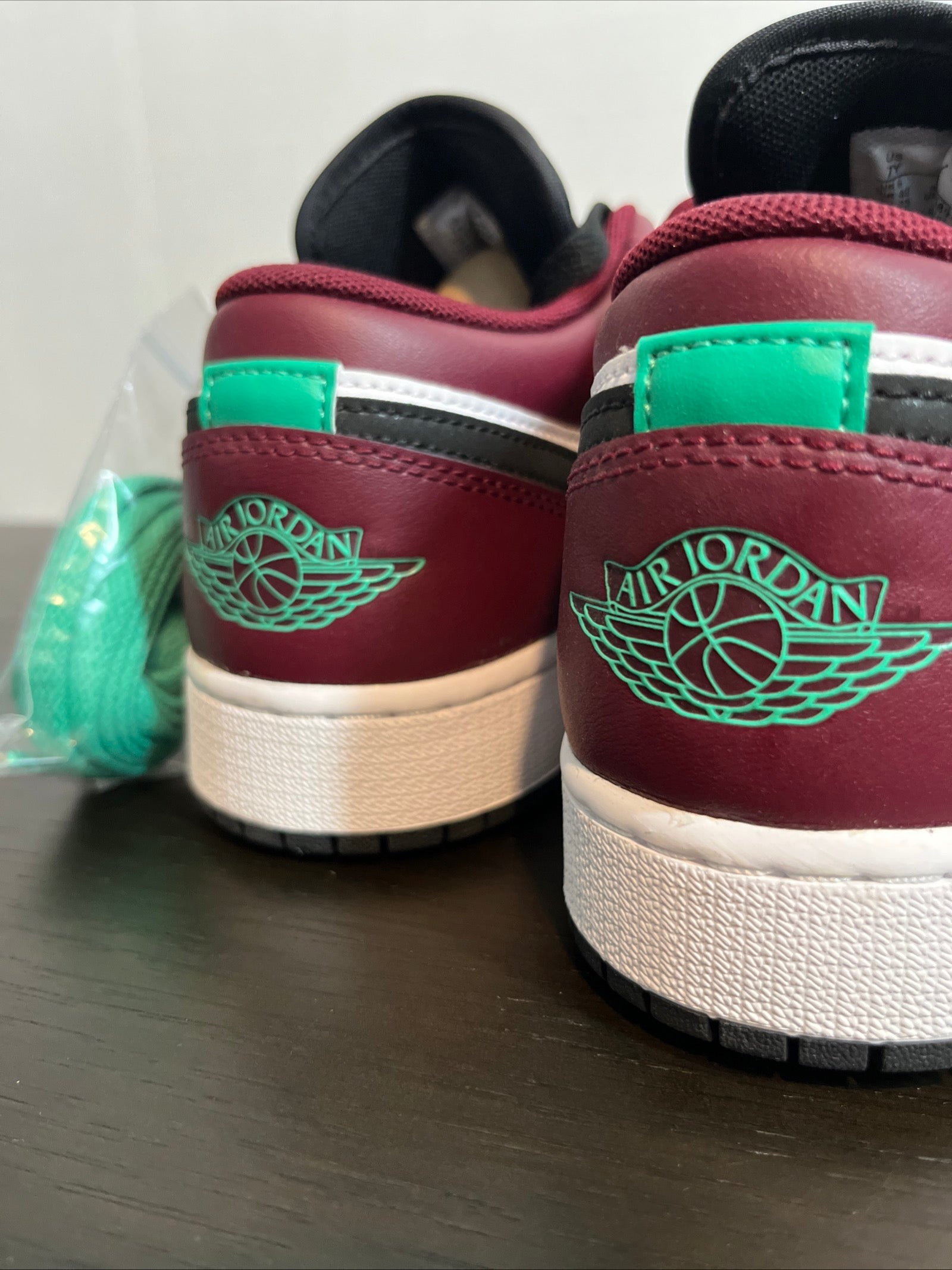 7Y Nike Air Jordan 1 Low SE (GS) "Dark Beetroot/Roma Green" (DM0589-635)