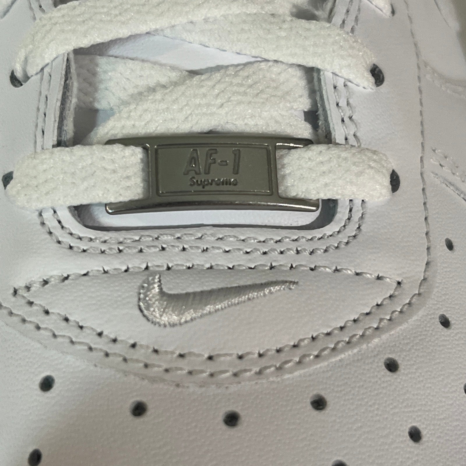 15M Nike Air Force 1 x Supreme Low Box Logo (CU9225-100)