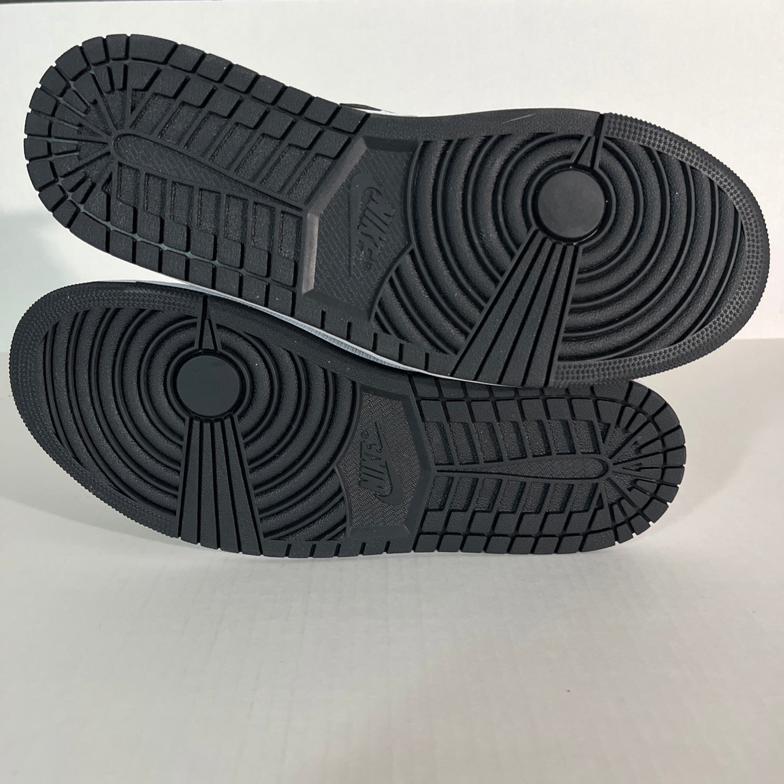 10.5M Nike Air Jordan 1 Retro OG High Black/White (DZ5485-010)