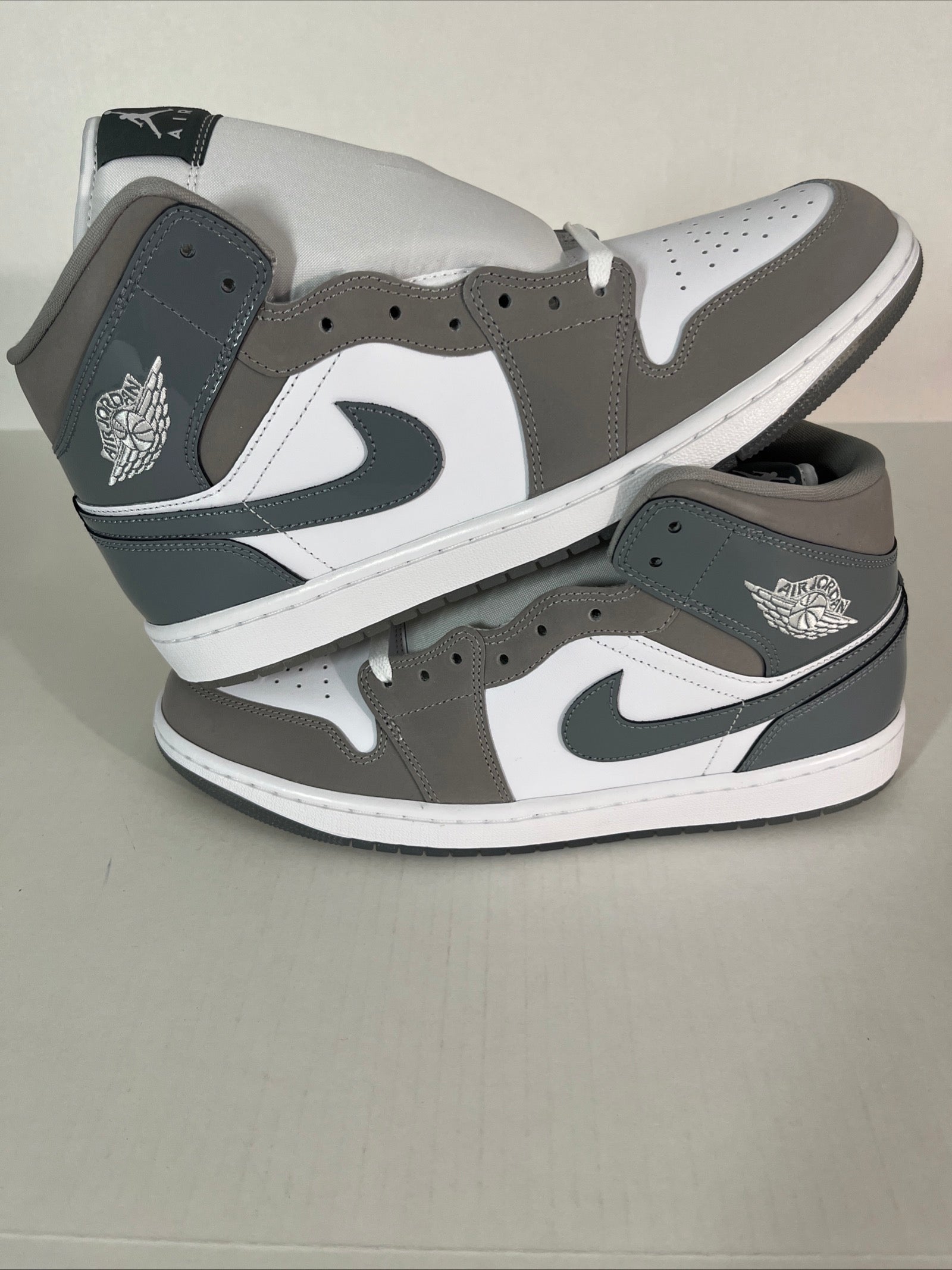 11M Nike Air Jordan 1 SE Mid Patent White/Cool Grey-Medium Grey (HF3216-100)