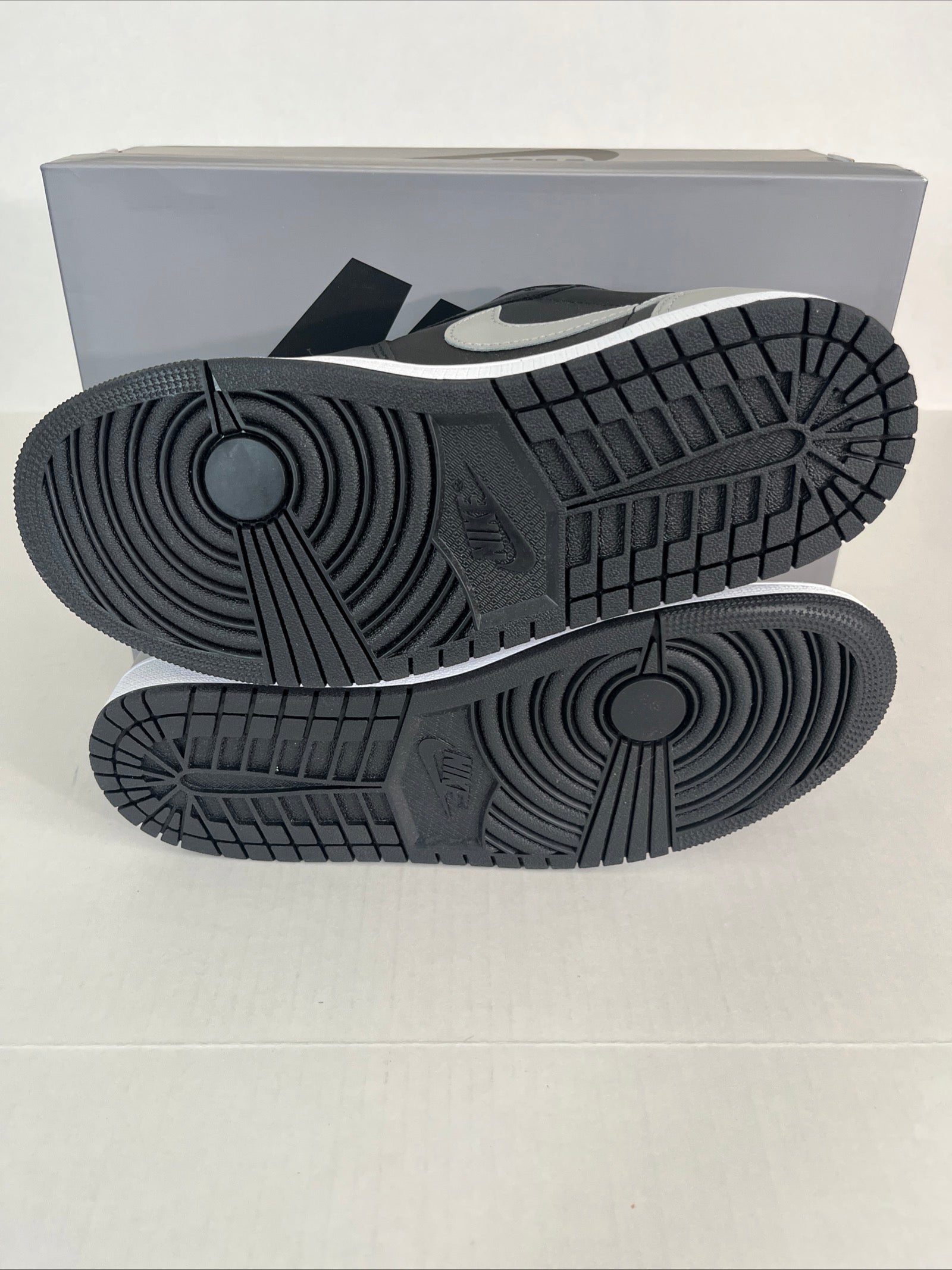 9M Nike Air Jordan 1 Retro OG 2024 Low Shadow (CZ0790-003)