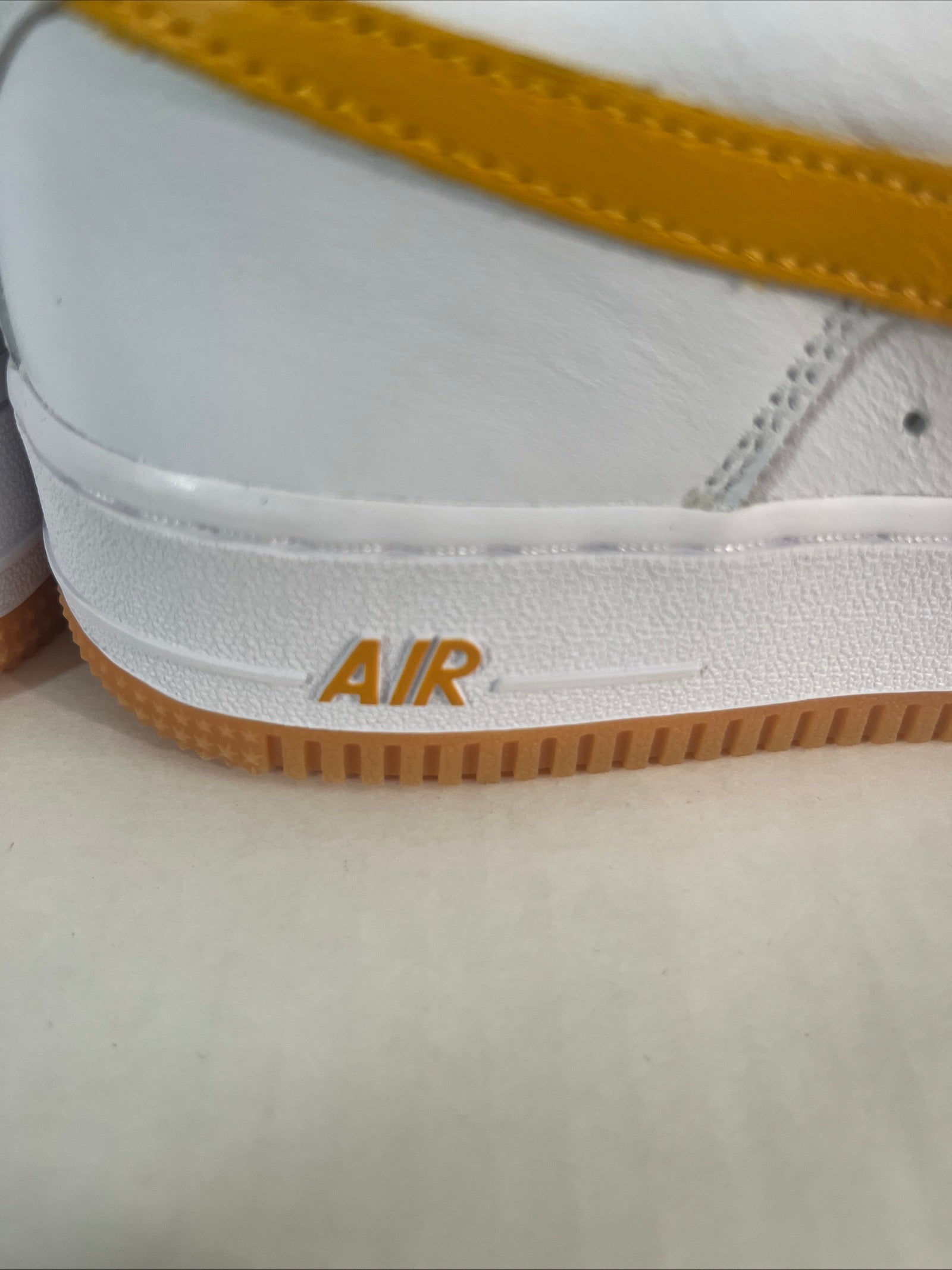 6M/7.5W Nike Air Force 1 Low Retro QS (FD7039-100)